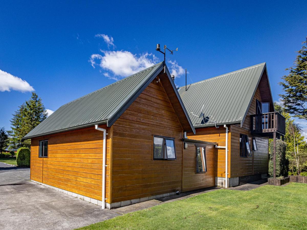 Rakau - National Park Holiday Home Exterior photo